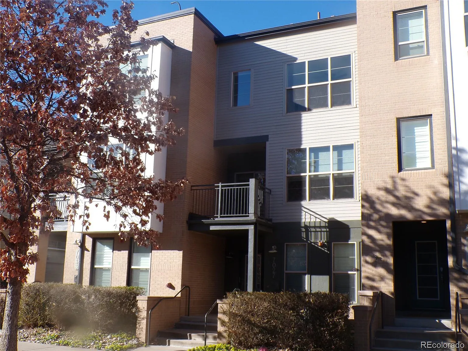 3 bed, 3.5 bath, 1826 sqft, $2,600 — Photo 2