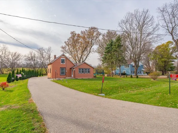 2307 N Cainville Rd, Evansville, WI 53536