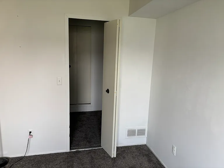 30074 W Twelve Mile Rd #114 — Photo 3