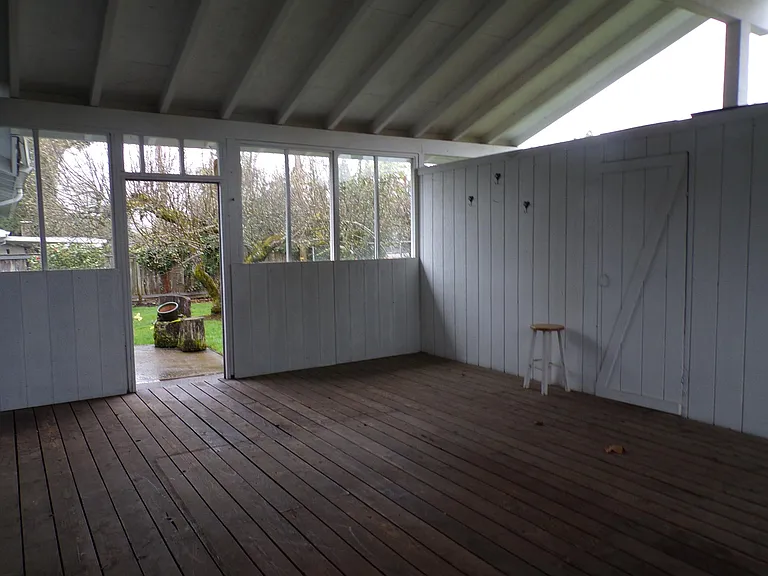 2740 NW Stewart St — Photo 34