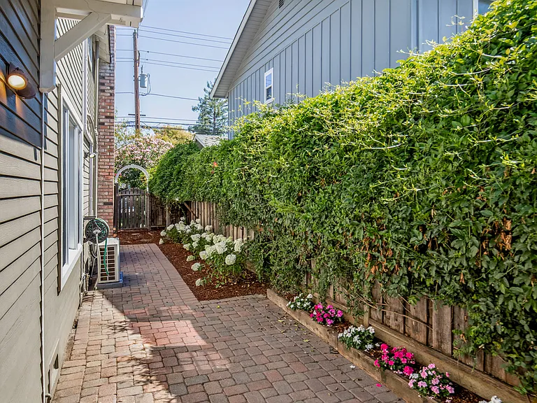 37 Church St — Photo 20
