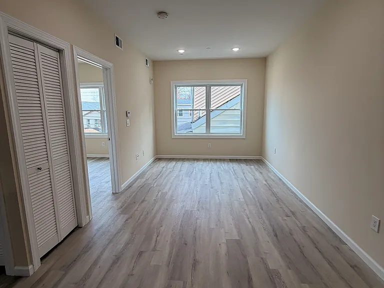 59-61 Cedar St #3 — Photo 5