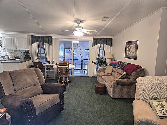 3rd image of 2425 SE 31st Street