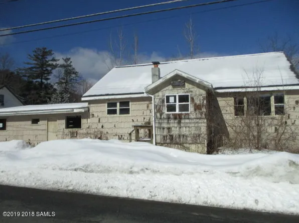 8 Birch Ave, Lake George, NY 12845