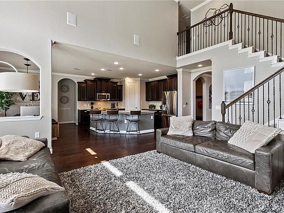 4th image of 12403 Altamira St