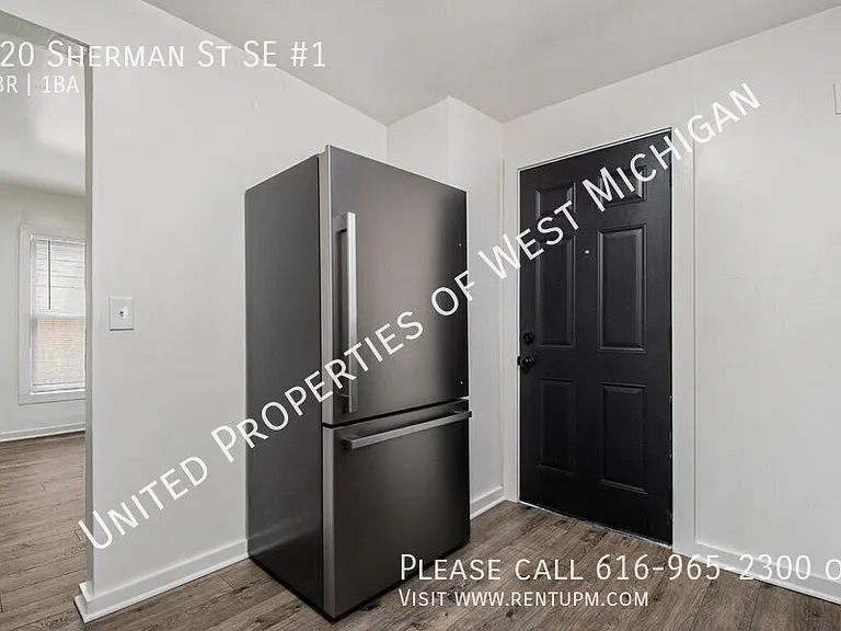 720 Sherman St SE #1 — Photo 2