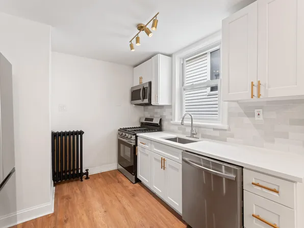 114 Oak Street image 25 of 41