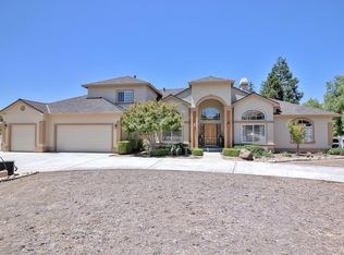 800 Meadow Ct, Tres Pinos, CA 95075