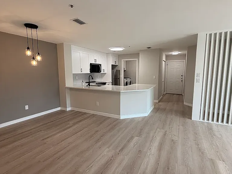 4002 Crockers Lake Blvd — Photo 10