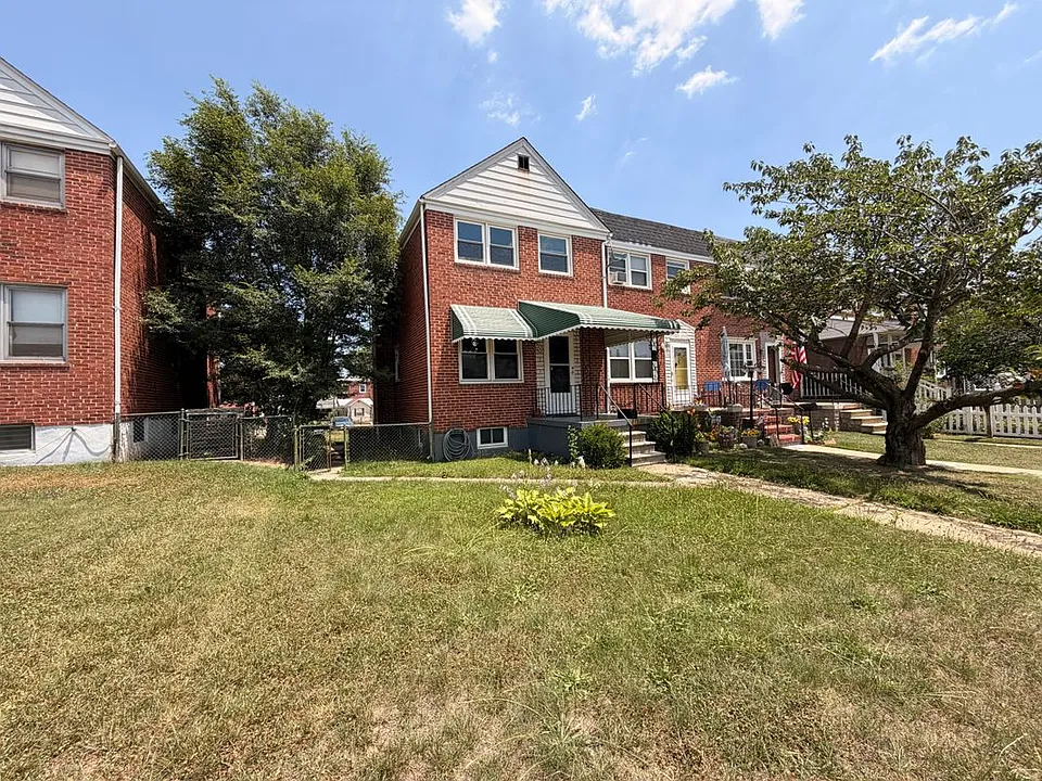 2717 Creston Rd