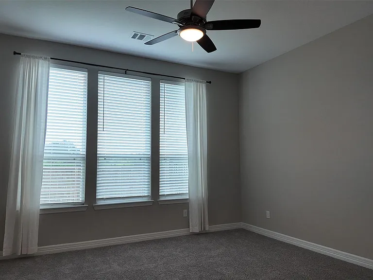360 Mallorn Ln — Photo 12