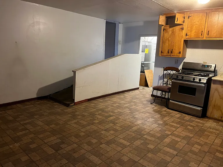 1041 Flora Ave — Photo 5