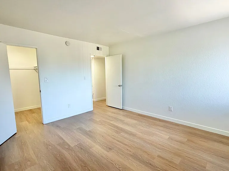 Bever Place — Photo 24