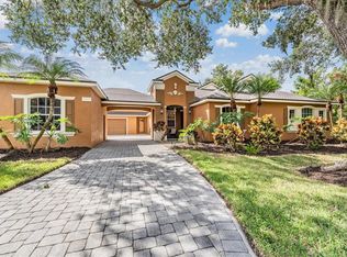 7900 Umbrella Pine Way, Sarasota, FL 34241
