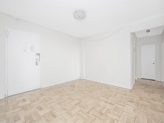 2nd image of 3530 Henry Hudson Pkwy APT 6A