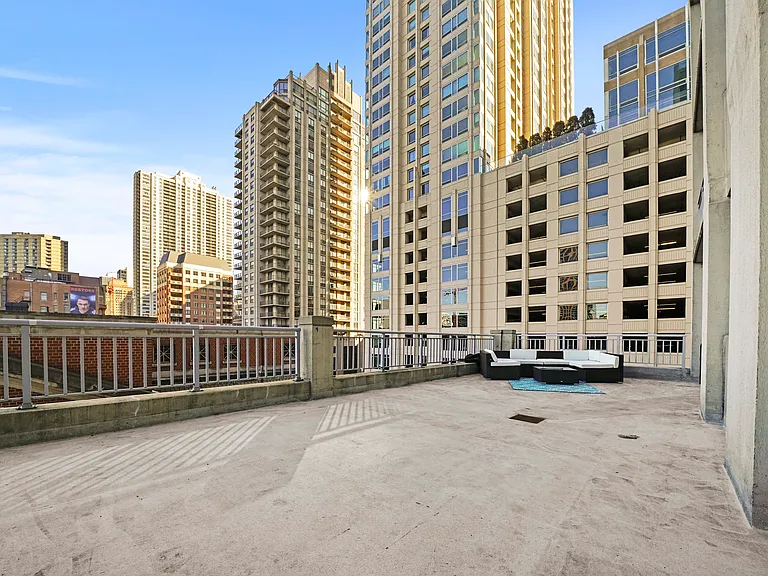 625 N Dearborn St #960 — Photo 26