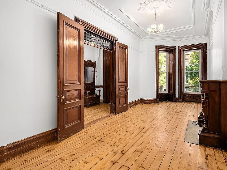 1st image of 48 Halsey St Unit Townhouse
