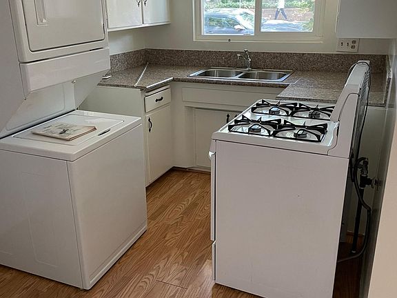 2nd image of 330 E Bellevue Dr #1