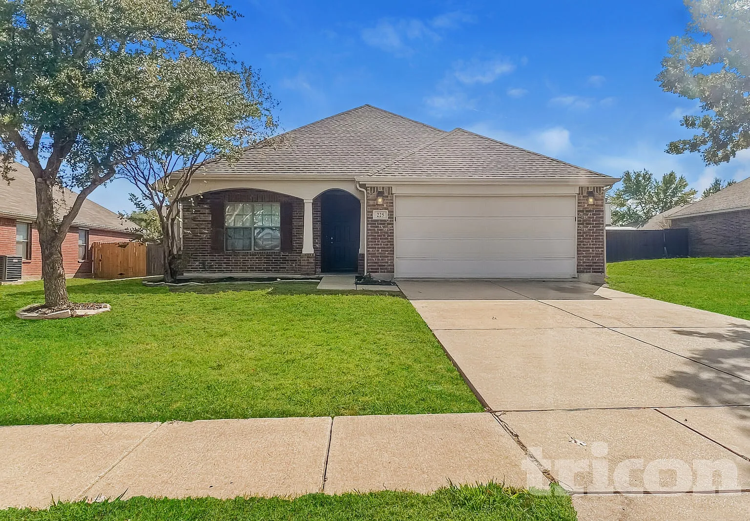 225 Bison Meadow Drive Waxahachie TX — Photo 1
