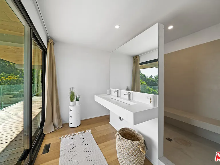 23812 Malibu Crest Dr — Photo 18