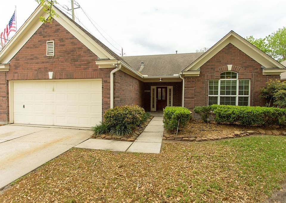 1st image of 6823 Oak Walk Dr