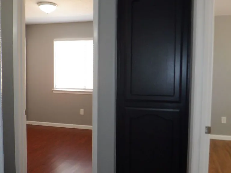 530 Las Colinas St — Photo 10