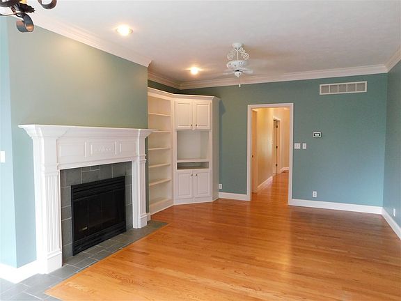 2nd image of 20 Oak Mdw