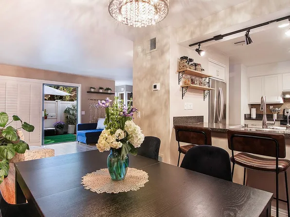 28520 Conejo View Dr, Agoura Hills, CA 91301