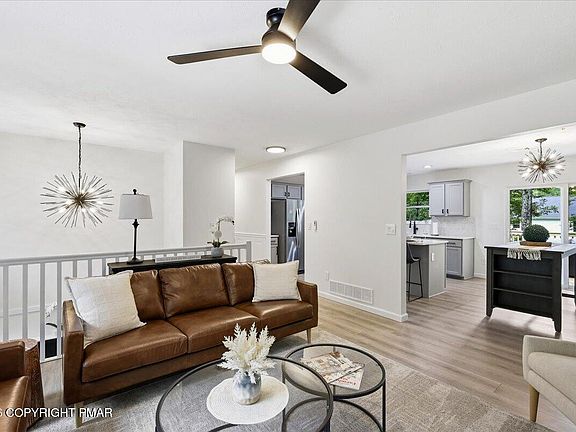 3rd image of 520 Graham Ln