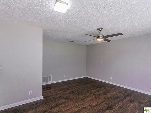 3rd image of 806 Estelle Ave #B