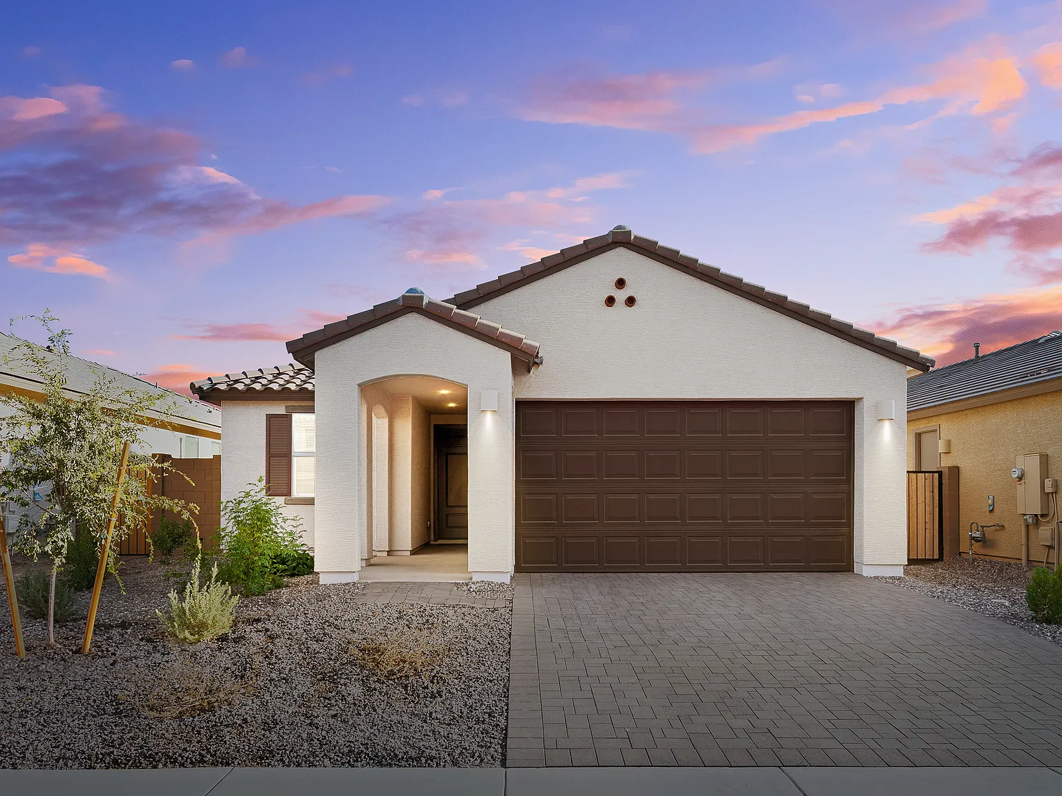 15557 W Kendall St — Photo 1