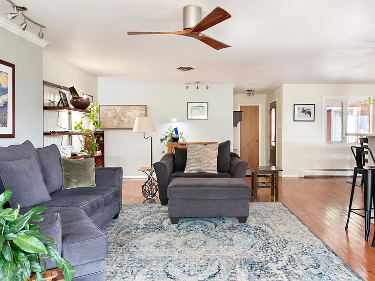 1401 Donegan Rd — Photo 2
