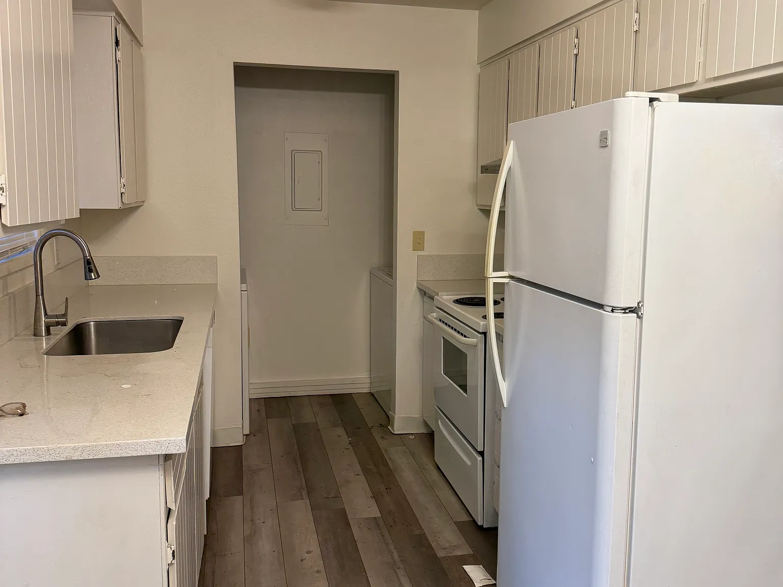 2 bed, 912 sqft, $1,700 — Photo 2