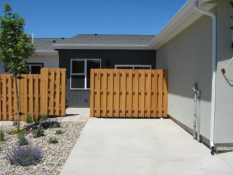 120 Pioneer Ave — Photo 5