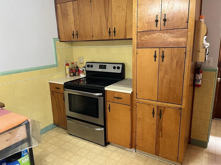32 Harriet Ave — Photo 5