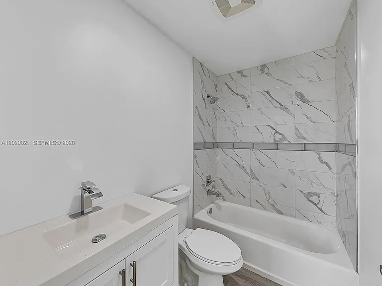 1804 SW 99th Ter #A — Photo 8