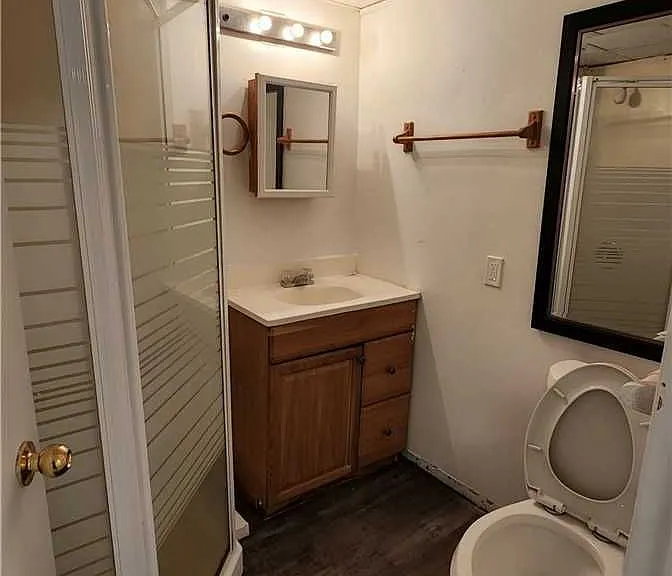 107 Crittenden Sq — Photo 19