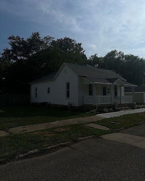 1st image of 138 W Wilson St