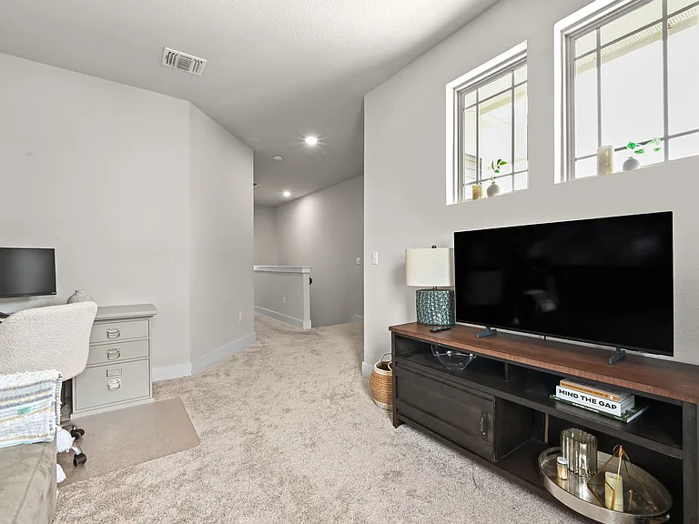8400 Ausblick Ave — Photo 24