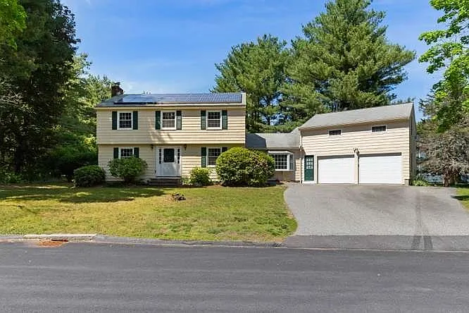 4 bed, 1.5 bath, 2594 sqft, $5,000 — Photo 2