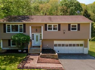 27 Woodbury Dr, Danbury, CT 06811
