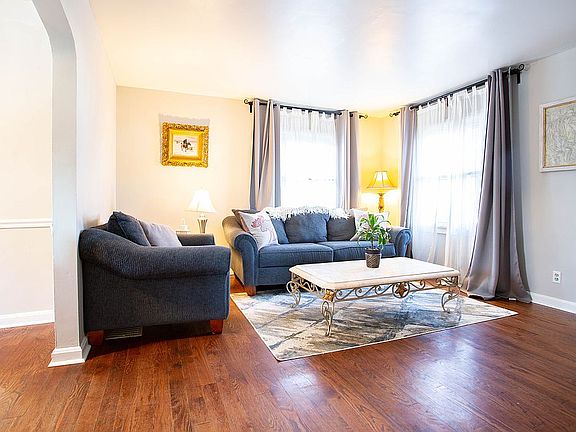 5th image of 7832 Dearborn Ct