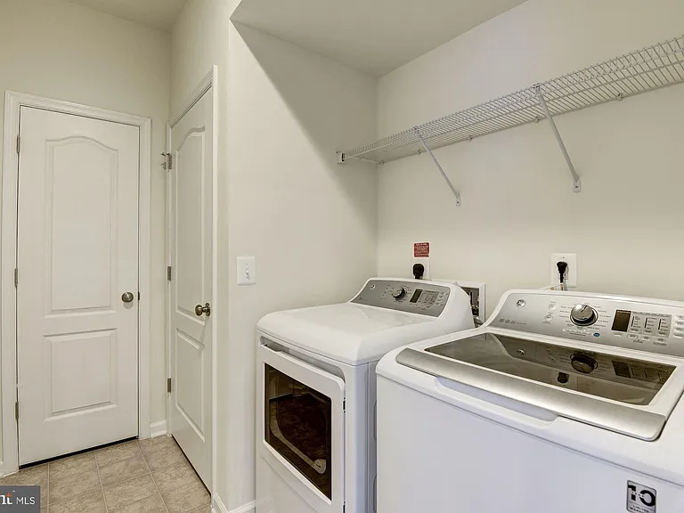 42524 Benfold Sq — Photo 40