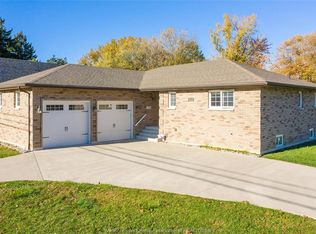 1540 Sprucewood Ave, Lasalle, ON N9J 0E6