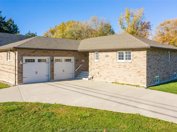 1540 Sprucewood Ave, Lasalle, ON N9J 0E6