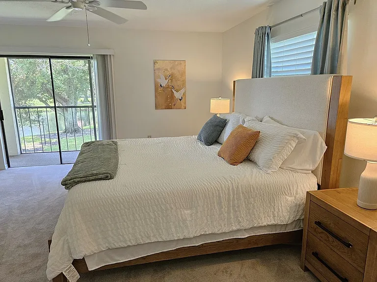 764 Avenida Estancia #206-B — Photo 36