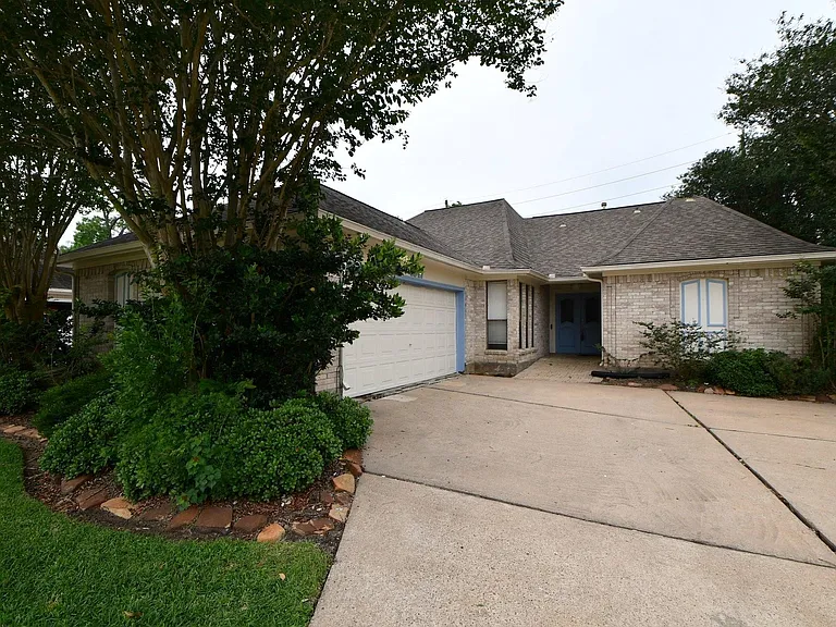 1947 Mayweather Ln — Photo 15