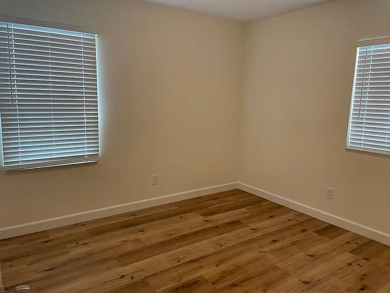 621 E Erna Ave — Photo 16