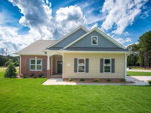 109 Beaufort Cir, Dunn, NC 28334