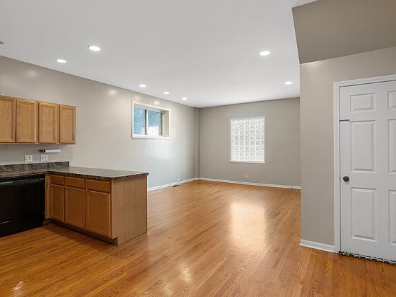 4th image of 5028 W Lawrence Ave #1